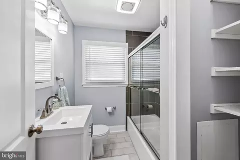 Bath - 925 Oldham St, Baltimore, MD 21224 photo 1 of 2