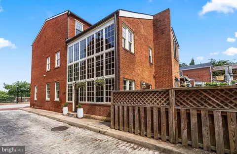 142 W York St, Baltimore, MD 21230