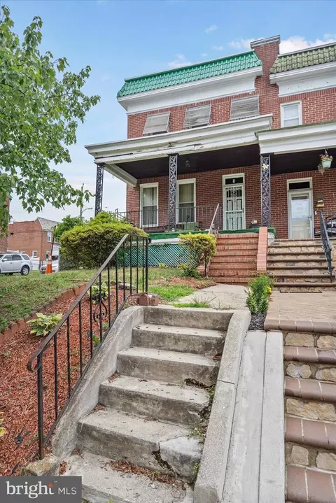 1 Tremont Rd, Baltimore, MD 21229 photo 3