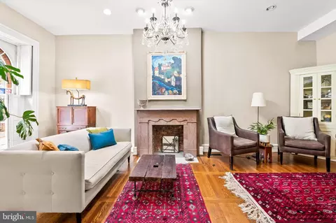 Living - 253 Robert St, Baltimore, MD 21217 photo 1 of 2