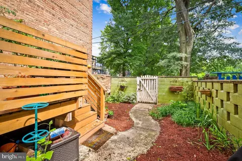 Exterior - 253 Robert St, Baltimore, MD 21217 photo 6 of 8