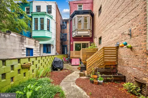 Exterior - 253 Robert St, Baltimore, MD 21217 photo 7 of 8