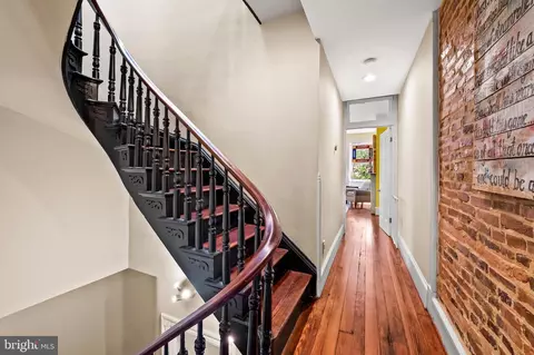 Entry Way - 253 Robert St, Baltimore, MD 21217 photo 5 of 6
