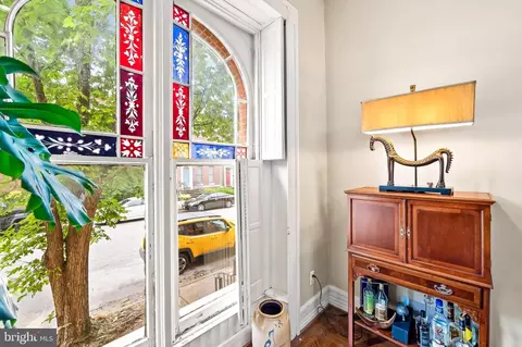 Entry Way - 253 Robert St, Baltimore, MD 21217 photo 2 of 6