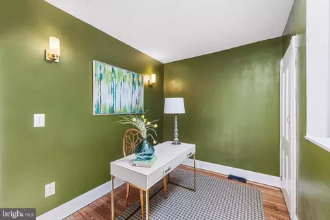Entry Way - 3625 Elm Ave, Baltimore, MD 21211 photo 4 of 5