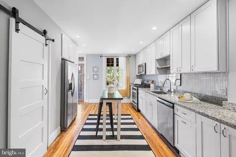 Entry Way - 3625 Elm Ave, Baltimore, MD 21211 photo 2 of 5