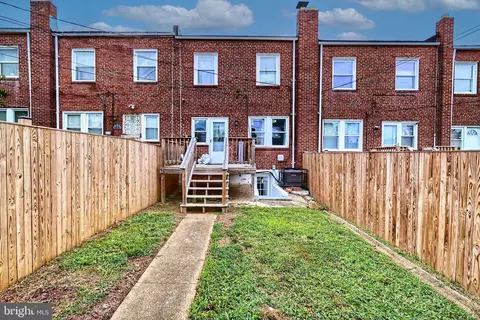 Exterior - 209 Denison St, Baltimore, MD 21229 photo 2 of 2