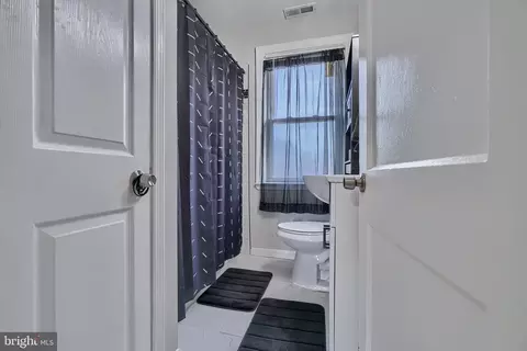 Entry Way - 209 Denison St, Baltimore, MD 21229 photo 2 of 2
