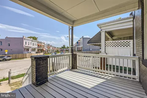 704 Linnard St, Baltimore, MD 21229 photo 2
