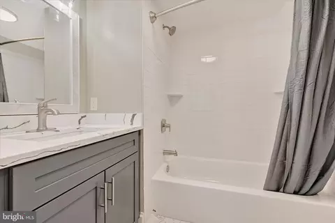 Bath - 4706 Catalpha Rd, Baltimore, MD 21214 photo 1 of 1