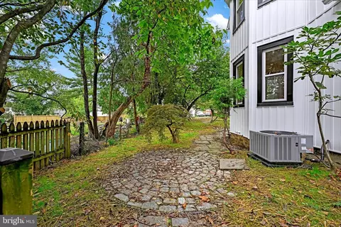 Exterior - 4706 Catalpha Rd, Baltimore, MD 21214 photo 7 of 10