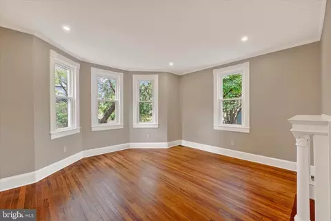 Living - 4706 Catalpha Rd, Baltimore, MD 21214 photo 4 of 5