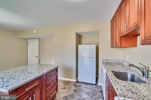 Kitchen - 4806 Melbourne Rd, Baltimore, MD 21229 photo 5 of 5