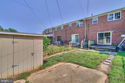 Exterior - 4806 Melbourne Rd, Baltimore, MD 21229 photo 1 of 3