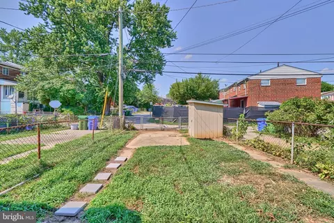 Exterior - 4806 Melbourne Rd, Baltimore, MD 21229 photo 3 of 3