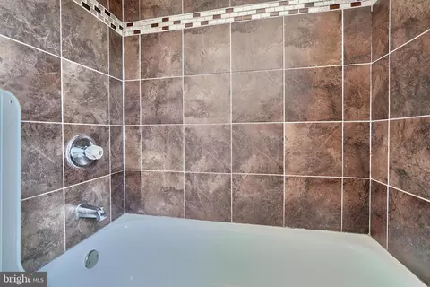 Entry Way - 4806 Melbourne Rd, Baltimore, MD 21229 photo 1 of 1