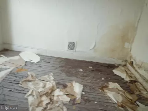 903 Appleton St, Baltimore, MD 21217 photo 6