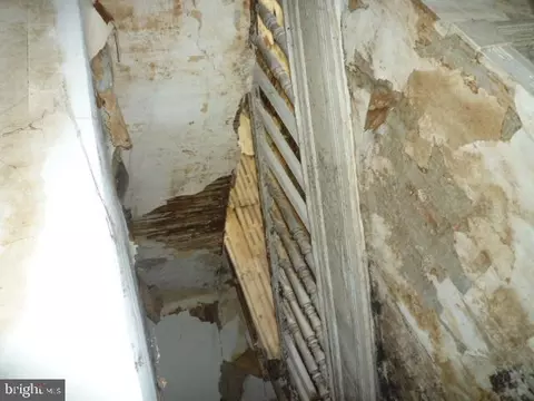 903 Appleton St, Baltimore, MD 21217 photo 9