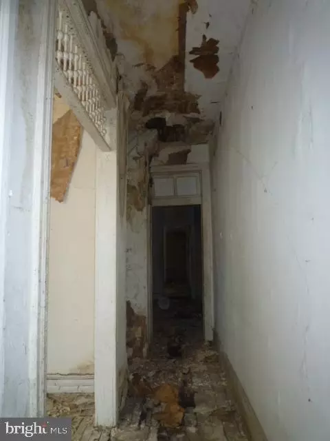 903 Appleton St, Baltimore, MD 21217 photo 5