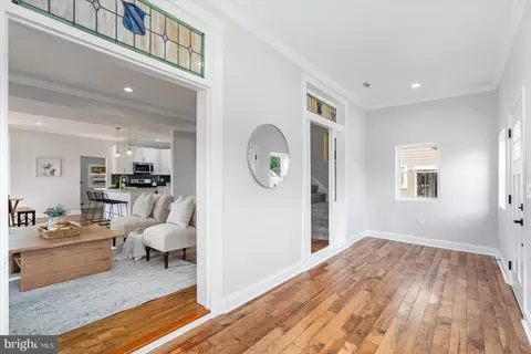Entry Way - 4217 Powell Ave, Baltimore, MD 21206 photo 2 of 4