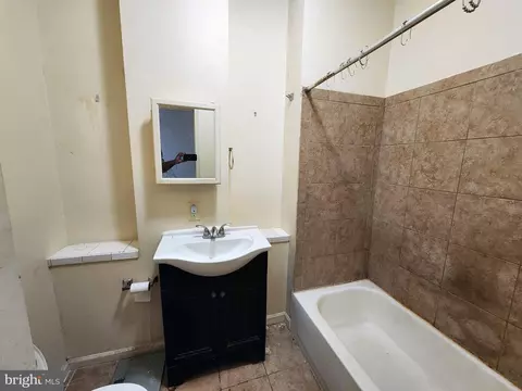 Bath - 2510 E Fayette St, Baltimore, MD 21224 photo 1 of 1