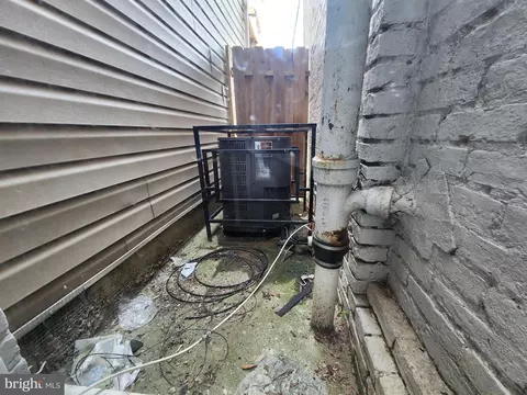 Exterior - 2510 E Fayette St, Baltimore, MD 21224 photo 1 of 5