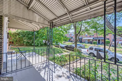 Exterior - 137 Denison St, Baltimore, MD 21229 photo 2 of 3