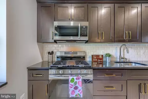Kitchen - 137 Denison St, Baltimore, MD 21229 photo 3 of 3