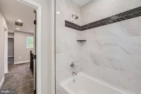 Bath - 137 Denison St, Baltimore, MD 21229 photo 2 of 3