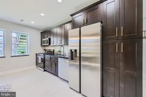Kitchen - 137 Denison St, Baltimore, MD 21229 photo 2 of 3