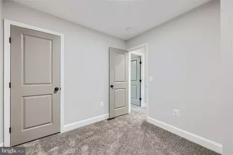 Entry Way - 137 Denison St, Baltimore, MD 21229 photo 1 of 3