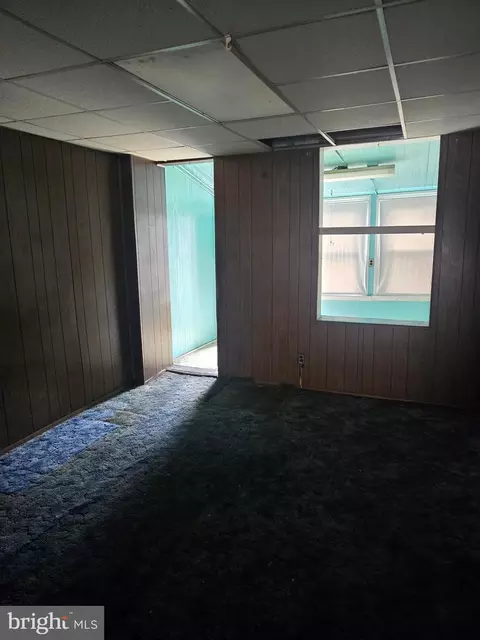 Entry Way - 1731 Cole St, Baltimore, MD 21223 photo 3 of 7