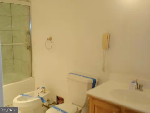 Bath - 111 Hamlet Hill Rd #314, Baltimore, MD 21210 photo 2 of 2