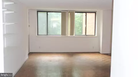 Living - 111 Hamlet Hill Rd #314, Baltimore, MD 21210 photo 2 of 5