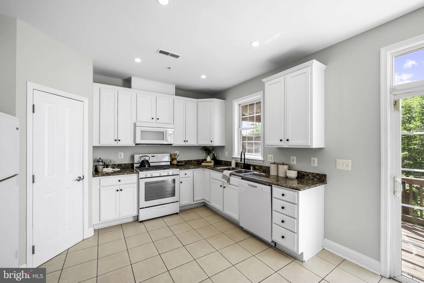 Kitchen - 815 Ramsay St, Baltimore, MD 21230 photo 2 of 4