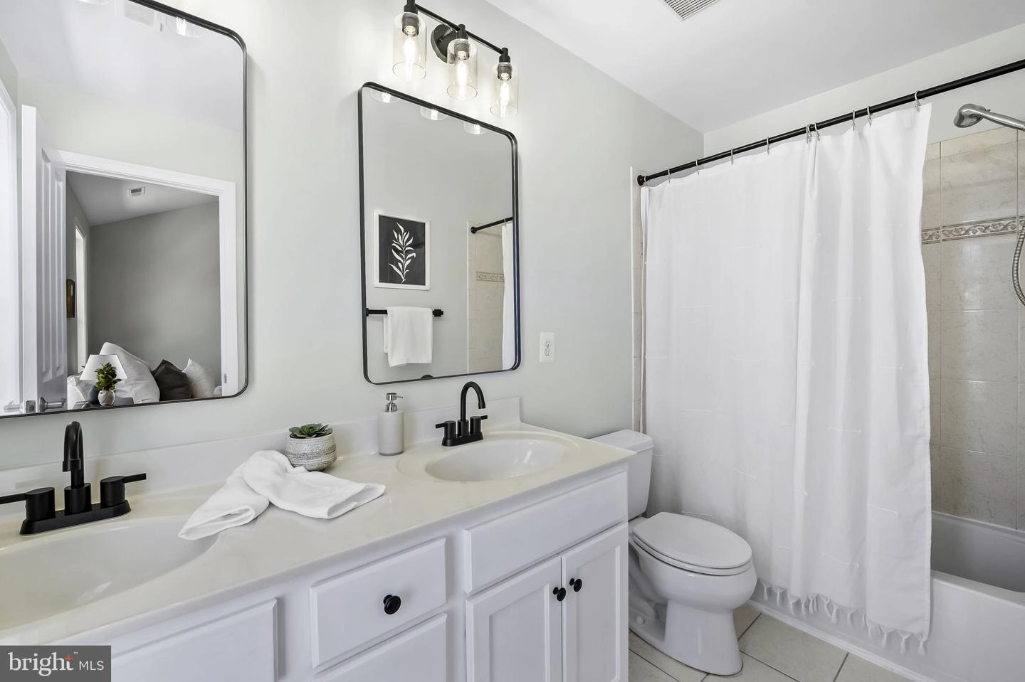 Bath - 815 Ramsay St, Baltimore, MD 21230 photo 2 of 2