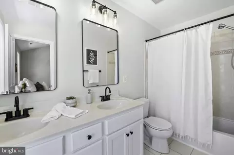 Bath - 815 Ramsay St, Baltimore, MD 21230 photo 2 of 2
