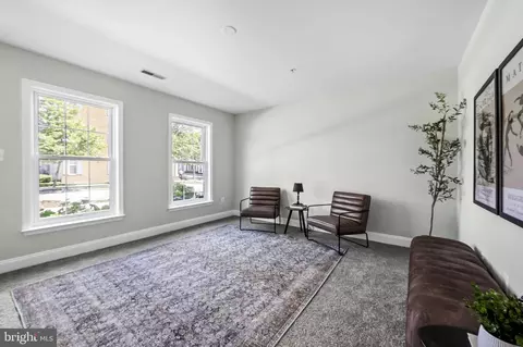 Living - 815 Ramsay St, Baltimore, MD 21230 photo 2 of 4