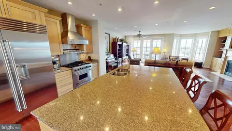 Kitchen - 1255 Dockside Cir, Baltimore, MD 21224 photo 4 of 6