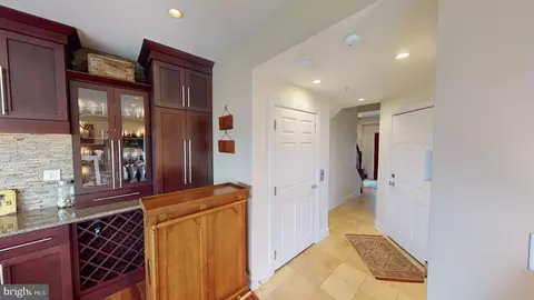 Entry Way - 1255 Dockside Cir, Baltimore, MD 21224 photo 5 of 7