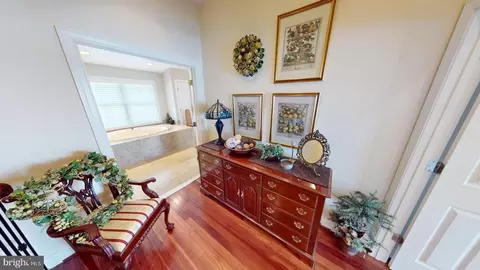 Entry Way - 1255 Dockside Cir, Baltimore, MD 21224 photo 4 of 7
