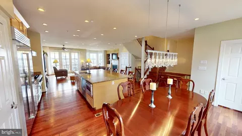 Dining - 1255 Dockside Cir, Baltimore, MD 21224 photo 2 of 2