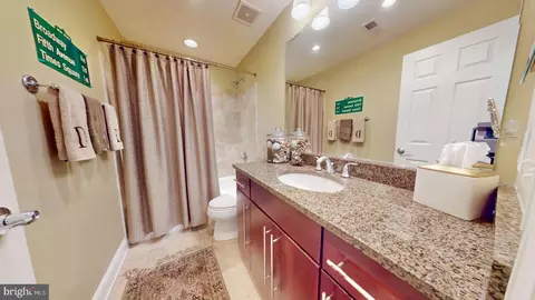 Bath - 1255 Dockside Cir, Baltimore, MD 21224 photo 4 of 4
