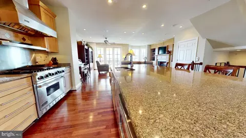 Kitchen - 1255 Dockside Cir, Baltimore, MD 21224 photo 3 of 6