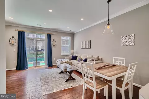 23 Pierside Dr #T16, Baltimore, MD 21230