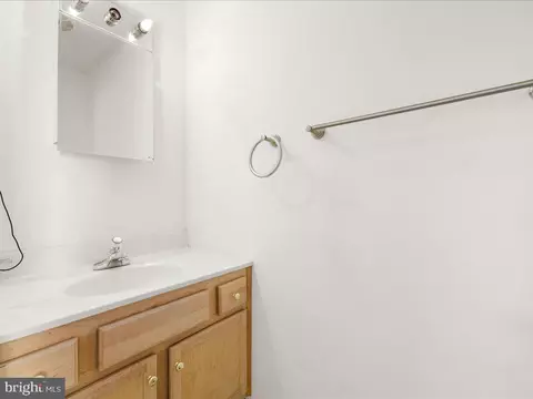 Bath - 4907 Grindon Ave, Baltimore, MD 21214 photo 1 of 4