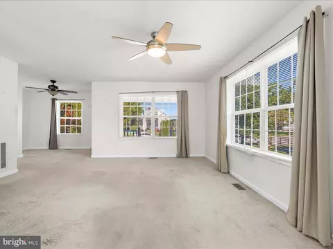 Living - 4907 Grindon Ave, Baltimore, MD 21214 photo 1 of 7