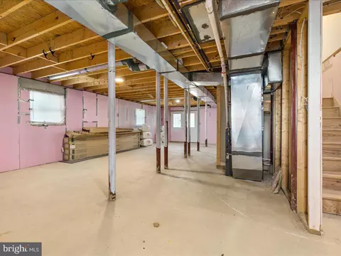 Entry Way - 4907 Grindon Ave, Baltimore, MD 21214 photo 2 of 2