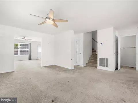 Living - 4907 Grindon Ave, Baltimore, MD 21214 photo 2 of 7