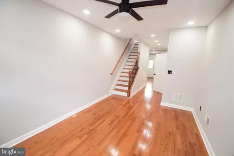 Entry Way - 2605 Llewelyn Ave, Baltimore, MD 21213 photo 1 of 4